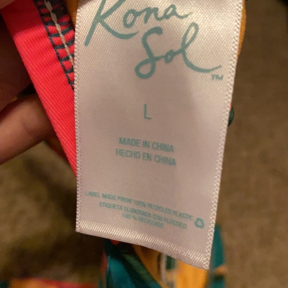 Women’s Tie-front halter bralette bikini top - Picture 5 of 6